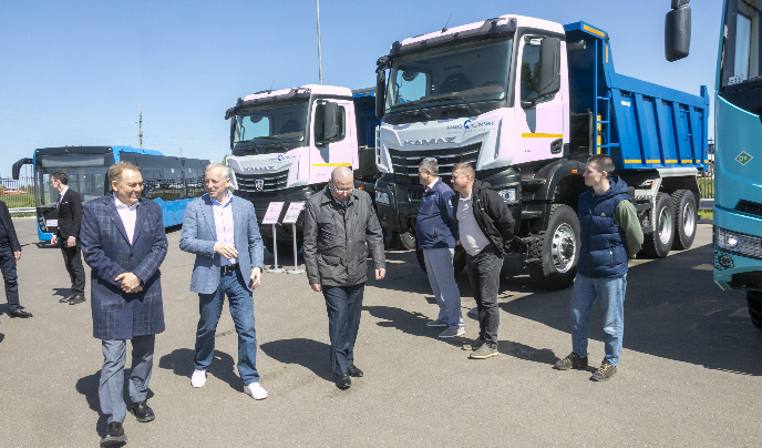 «КАМАЗ» посетил губернатор Томской области